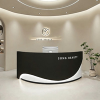 Comptoir de réception incurvé de luxe, comptoir moderne pour salon de beauté, spa, zone de réception