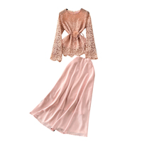 Ensemble élégant de style français pour femmes, haut à manches longues en dentelle avec ceinture à nouer, jupe midi en satin taille haute pour le printemps