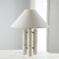 Lampe de table moderne en marbre avec panier filtrant en tissu - Lampe de bureau, zone d'accueil d'hôtel, salon, bureau. Douille de lampe E27