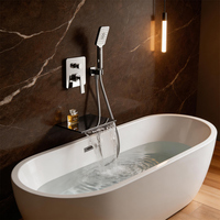 Robinet de baignoire encastré avec bec cascade