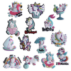 Nouveauté 2024 En gros Breloques pour chaussures en PVC souple style <span class=keywords><strong>Crocs</strong></span>, Luxe, Logo personnalisé DIY, <span class=keywords><strong>Licorne</strong></span>, Cadeau promotionnel pour événements et fêtes - Product Image 1