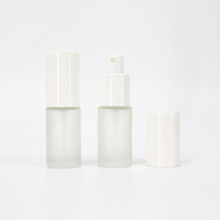 Petit flacon pulvérisateur en verre flacon d'huile essentielle cosmétique lotion émulsion vaporisateur en verre flacon de parfum en verre de 15ml avec pompe