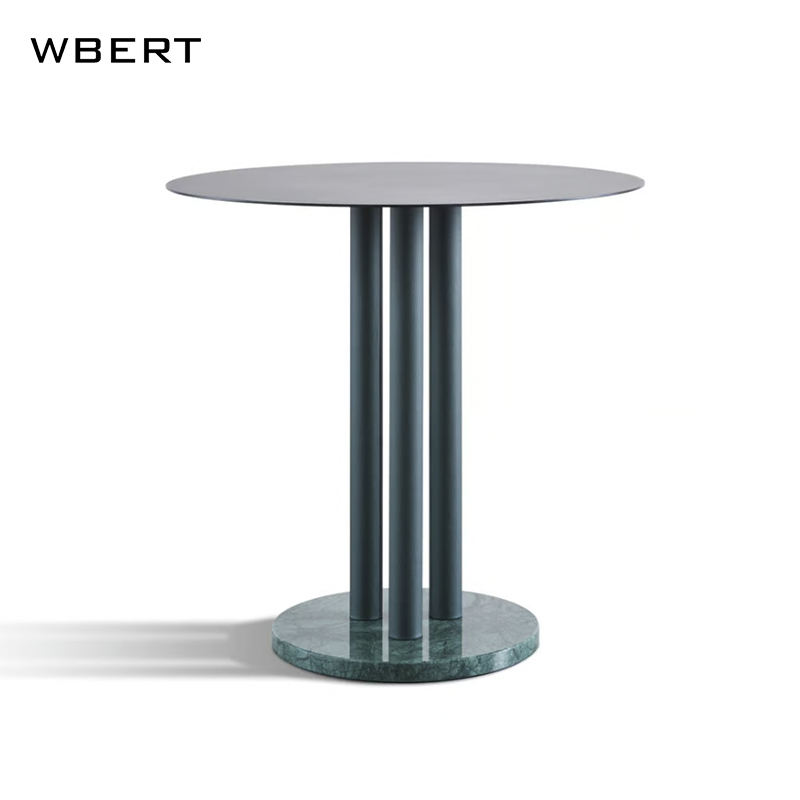 สีเทาเข้ม