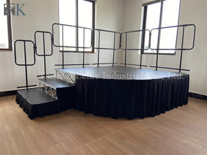 שלבים ניידים אירוע פנימי או חיצוני עם חצאית צעדים ורכבת משמר - Product Image 2