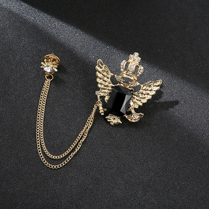 Broche Masculino Estilo Europeu-Americano em Liga Banhada a Prata com Coroa, Águia e Pedra Preciosa; Acessório de Borla para Gravata Borboleta e Lapela de Terno - Product Image 2