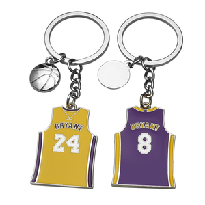 Porte-clés en métal <span class=keywords><strong>Kobe</strong></span> avec pendentif en jersey <span class=keywords><strong>Kobe</strong></span> <span class=keywords><strong>Bryant</strong></span> Porte-clés étoile de basket-ball Porte-clés pour fan - Product Image 1