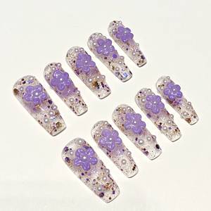 Накладные ногти Muhaha Trend Design с эффектным блеском и 3D-гравировкой - Product Image 1