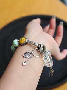 กำไลหินดิบหลายชนิดทำมือแท้ ประดับด้วยอะมาโซไนต์ทรงเหลี่ยม อาเกตสีแดง อำพัน ควอตซ์ใส เงินแท้ 925 สไตล์ชาติพันธุ์โบโฮสำหรับผู้หญิง - Product Image 6