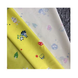 Tela impermeable de tafetán para niños, impermeable con estampado de conejo amarillo de dibujos animados, PVC, 210T, venta al por mayor - Product Image 1