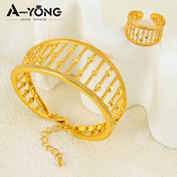 Luxueux Ensembles Bracelet et Bague Tendance avec Perles d'Or, Bijoux Ajustables Massifs Plaqués Or 18 Carats de Haute Qualité pour Fête et Mariage