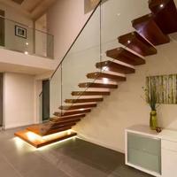 Escalier flottant moderne de luxe PRIMA avec garde-corps en verre trempé, escalier en acier et bois sur mesure pour l'intérieur de la villa