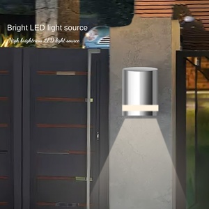 โคมไฟติดผนังอลูมิเนียม IP65กันน้ำแถบสีดำสำหรับกลางแจ้งทันสมัย220V โคมไฟสวนพลังงานแสงอาทิตย์3000K โคมไฟติดผนัง LED ยาว - Product Image 5