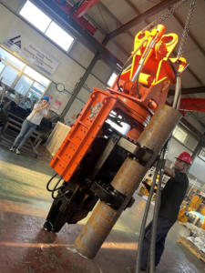 20-50 톤 굴삭기용 360 도 회전 사이드 그립 파일 드라이버, 12 미터 시트 파일 및 원형 파일 운전에 이상적 - Product Image 3