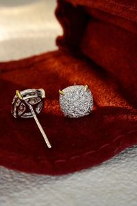 Pendientes Xinfly de Oro de 18K de Lujo con Diamante Natural de 0.66CT Aprox. 8mm para Hombre y Mujer - Product Image 3