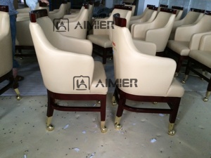 Sièges <span class=keywords><strong>de</strong></span> casino personnalisés Tapis doré Roue en aluminium Machine à sous VP Sièges Matériau en cuir texturé Chaises <span class=keywords><strong>de</strong></span> poker Baccarat - Product Image 5