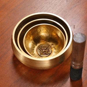 Campana Tibetana in Ottone Artigianale per Meditazione, Yoga, Terapia del Suono, Benessere Spirituale, Regalo, Rilassamento, Decorazione - Product Image 3