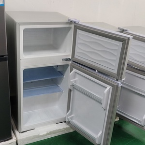 Mini Refrigerador de Mesa de 70L con Doble Puerta, Fuente de Alimentación para Uso Doméstico, Hecho de Plástico - Product Image 4