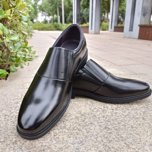 Chaussures habillées en cuir pour hommes, noires, en cuir pleine fleur de vache, à enfiler, résistantes à l'usure, pour le bureau et les affaires - Product Image 4