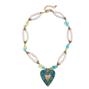 Collar con colgante en forma de corazón para mujer, cadena con cuentas de perlas de imitación, concha de resina chapada en oro, estilo bohemio, joyería para uso diario - Product Image 3