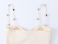 Robe courte décontractée de couleur beige à bretelles spaghetti pour femmes