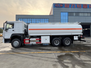 Camion-citerne à carburant lourd Sinotruk HOWO 6x4 10 roues avec système de distribution de carburant informatisé - Product Image 5