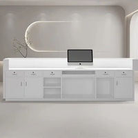 Comptoir d'accueil durable et économique pour centre sportif, design moderne, idéal pour clinique/salon de beauté