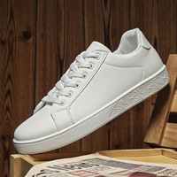 Baskets Décontractées Pour Homme Printemps Automne Respirantes Légères en Cuir PU Chaussures Bateau Confortables Tendance Passe-Partout