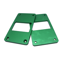 Pièces en aluminium usinées CNC sur mesure avec trou fileté, pièces anodisées vertes, service d'usinage CNC en aluminium