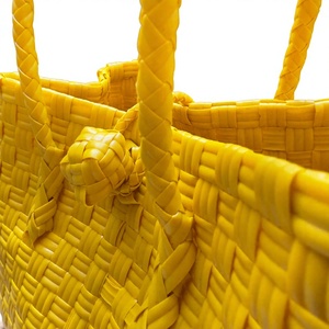 Bolso de Playa Ecológico Tejido a Mano de Plástico Amarillo, Impermeable, Estilo Paja Reciclada, Cesta de Compras, Bolso de Mano - Product Image 3