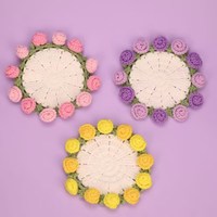 Sous-verre rond en fil de laine fait main, motif bouquet de roses au crochet, cadeau créatif et pratique, artisanat textile