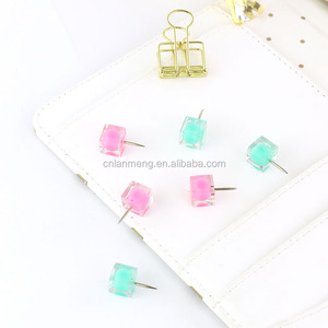 دبوس دفع من البلاستيك الملون الشفاف لصور الحائط لوحة ناعمة لوحة خشب الفلين دبابيس خريطة الأزياء الإبداعية هدية - Product Image 2