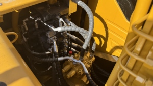 รถขุดมือสอง Sany SY125C ขนาด 12.5 ตัน รถขุดขนาดกลาง พร้อมเครื่องยนต์ เกียร์ ปั๊มไฮดรอลิก และมอเตอร์เดิมๆ ขาย - Product Image 5