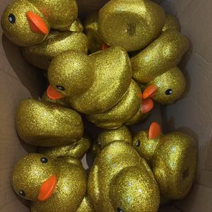 Pato de baño grande personalizado de 5 pulgadas respetuoso con el medio ambiente promocional con logotipo, regalo de fiesta de bienvenida al bebé, Juguetes Divertidos de pato de goma con purpurina multicolor - Product Image 6