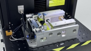 เครื่องแกะสลักเครื่องหมายเลเซอร์แบบอัตโนมัติ50W 100W สำหรับให้อาหารแบบปิด ABS เครื่องประดับโลหะของขวัญที่กำหนดเองเครื่องแกะสลักเลเซอร์ไฟเบอร์ - Product Image 6