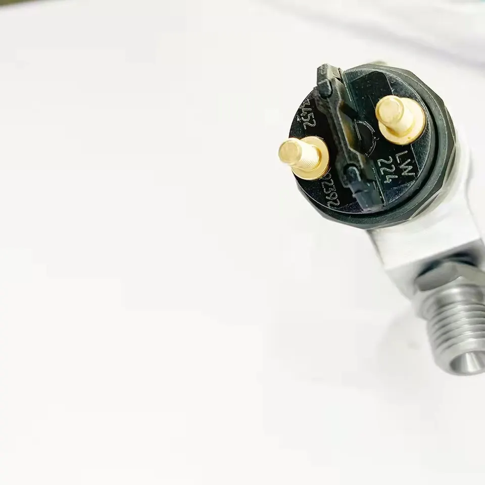 new injector nozzle 0445120224 612600080618 injector for WEICHAI fuel injector 0445120224 with DLLA152P1819  F00RJ01692