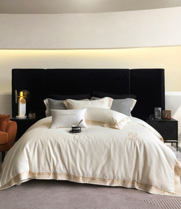 Di lusso <span class=keywords><strong>autunno</strong></span> e inverno spazzolato bianco chiaro di luna quattro pezzi set di biancheria da letto trapunta federa federa lenzuolo - Product Image 1