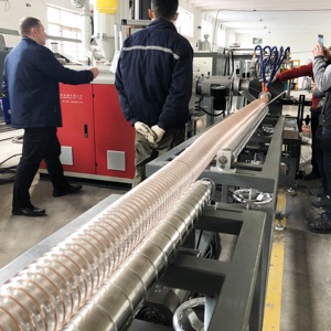 Ligne de production d'extrusion de tuyaux d'aération flexibles en spirale en fil d'acier PU pour systèmes d'évacuation d'air - Product Image 6