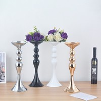 Support de fleurs en métal en fer Pièce maîtresse de table de mariage élégante et décorations de fête avec bougeoir