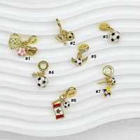 CZ9461 18K Vergoldete Fußball-Anhänger: Trophäe, Schuh, Flügel, Flagge - Sportfan DIY Schmuck-Charms