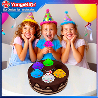 OEM/ODM Vente en gros Simulation de gâteau d'anniversaire Crème glacée à la mode Jeu tendance Super doux court Jouets en peluche pour filles Fête d'anniversaire
