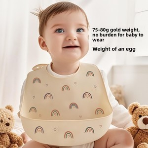 Babero de Silicona Impermeable para Bebés con Diseño de Arcoíris y Corazón, Súper Suave, Portátil y Antisuciedad - Product Image 4