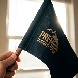 Drapeau à main personnalisé double face de haute qualité, bannière en polyester 100D premium avec impression numérique, design portable - Product Image 1