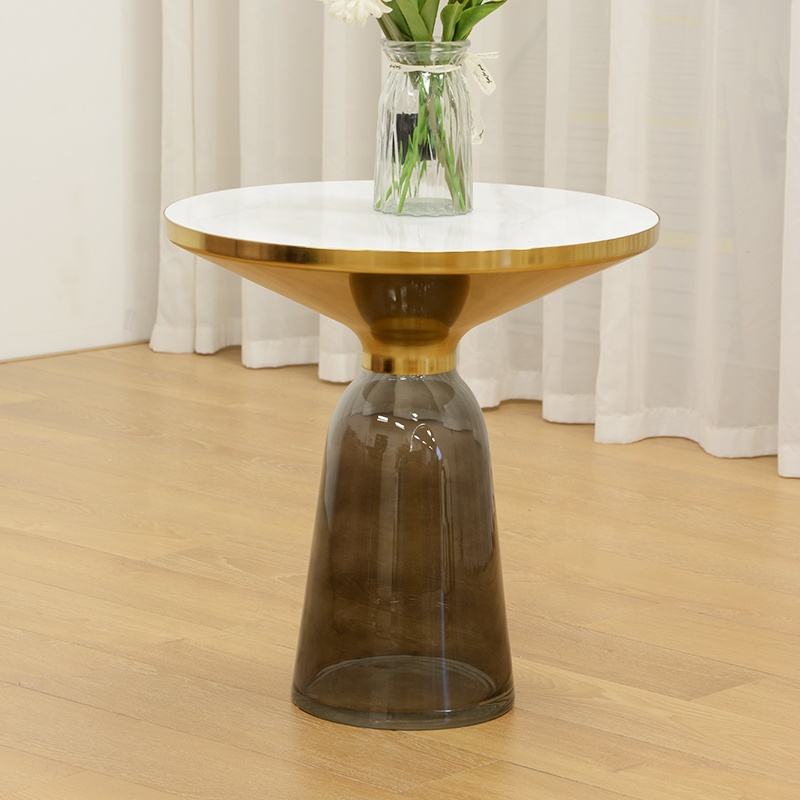 สีเทาเข้ม