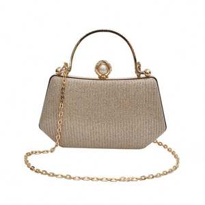 حقيبة يد نسائية على شكل قلب مرصعة بالأحجار الكريمة للسهرات والحفلات، حقيبة يد ذهبية مزينة بالكريستال - Product Image 1