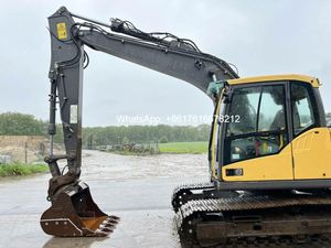 Excavatrice sur chenilles VOLVO EC140DL d'occasion en excellent état, faible nombre d'heures d'utilisation, prix avantageux, avec composants essentiels : pompe et moteur - Product Image 6