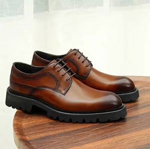 Chaussures Oxford en cuir véritable faites à la main pour hommes, imperméables, antidérapantes, légères, pour mariage, bureau, travail, à enfiler - Product Image 1