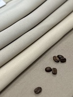 Les rideaux finis sont fabriqués en tissu de coton et de lin, qui est confortable, doux et offrant de belles propriétés de drapage.