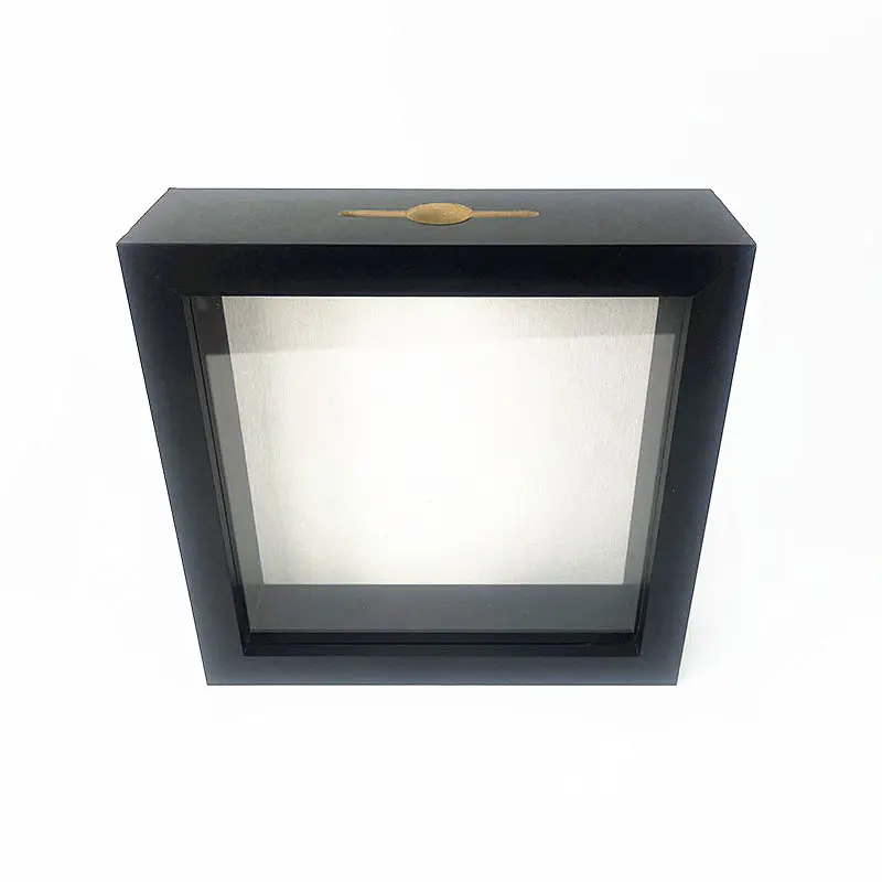 Marco de caja de sombra de madera de 8x8 de pared o mesa en Alfombrilla negra y respaldo de lino suave