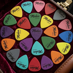 Juego de 24 Púas de Guitarra de Plástico Duraderas Midex PN-12, Surtidas, de Todos los Grosores, Acabado Mate, para Guitarras Acústicas/Eléctricas y Bajos - Product Image 3