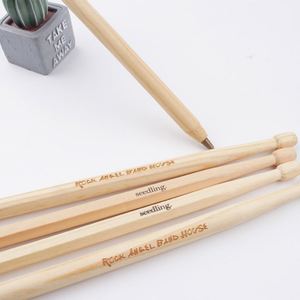 Bolígrafo de madera de alta gama OEM con diseño de baqueta, delgado, con espacios en blanco para grabar nombre personalizado y logotipo impreso, ideal como regalo escolar, tipo rollerball. - Product Image 6